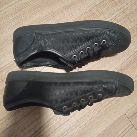 Michael Kors Rita 3 Black Monogram Sneakers Size 5 - Picture 10 of 12